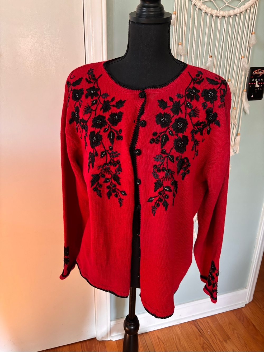 Vintage Heirloom Collectibles Red Floral Embroidered Women's Cardigan Sweater